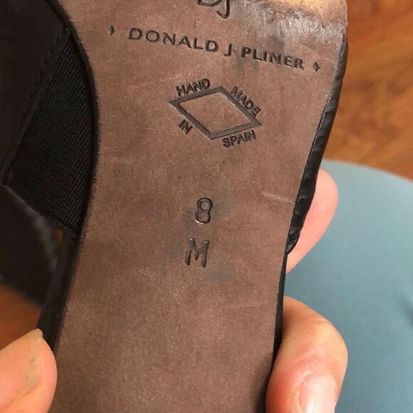 Donald J Pliner Black, leather woven mules 8 - Picture 6 of 7